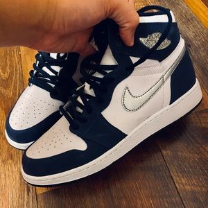 Jordan 1s midnight navy!
